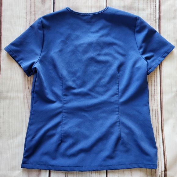 Figs "Casma Three Pocket Scrub Top" Denim Blue V-Neck FW1100 | Women's Size XS - Picture 7 of 13